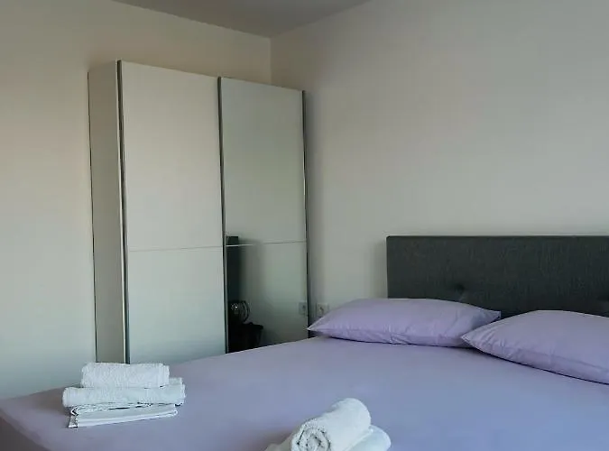 Apartament Pahljina *