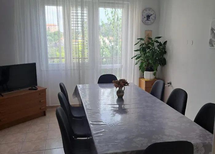 Apartament Pahljina Palit