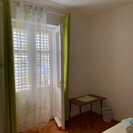 Apartament Pahljina Palit