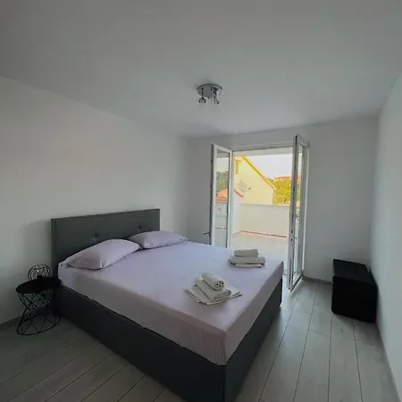 Pahljina Apartament Palit