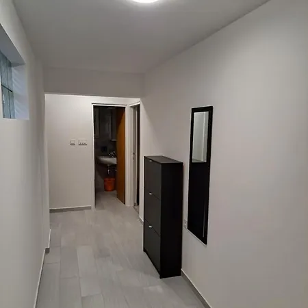 Apartament Pahljina *