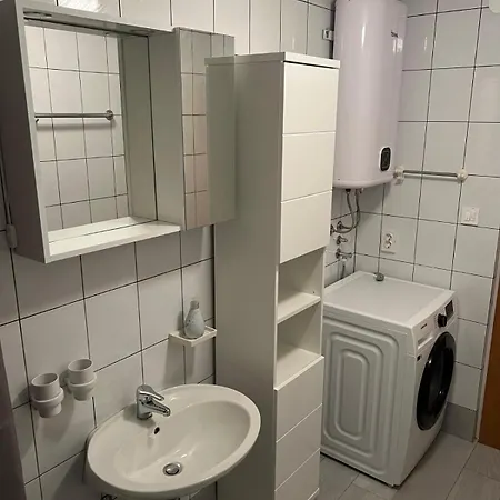 Apartament Pahljina Palit