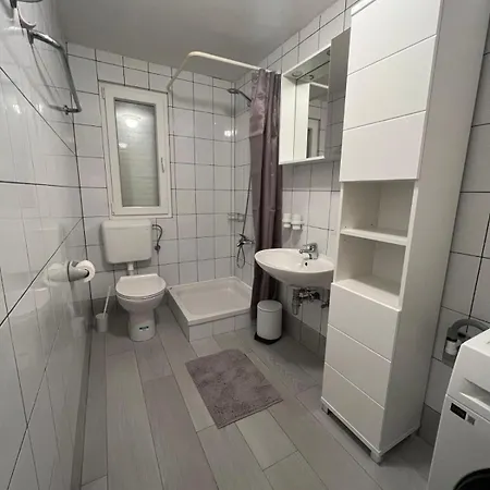Pahljina Apartament *